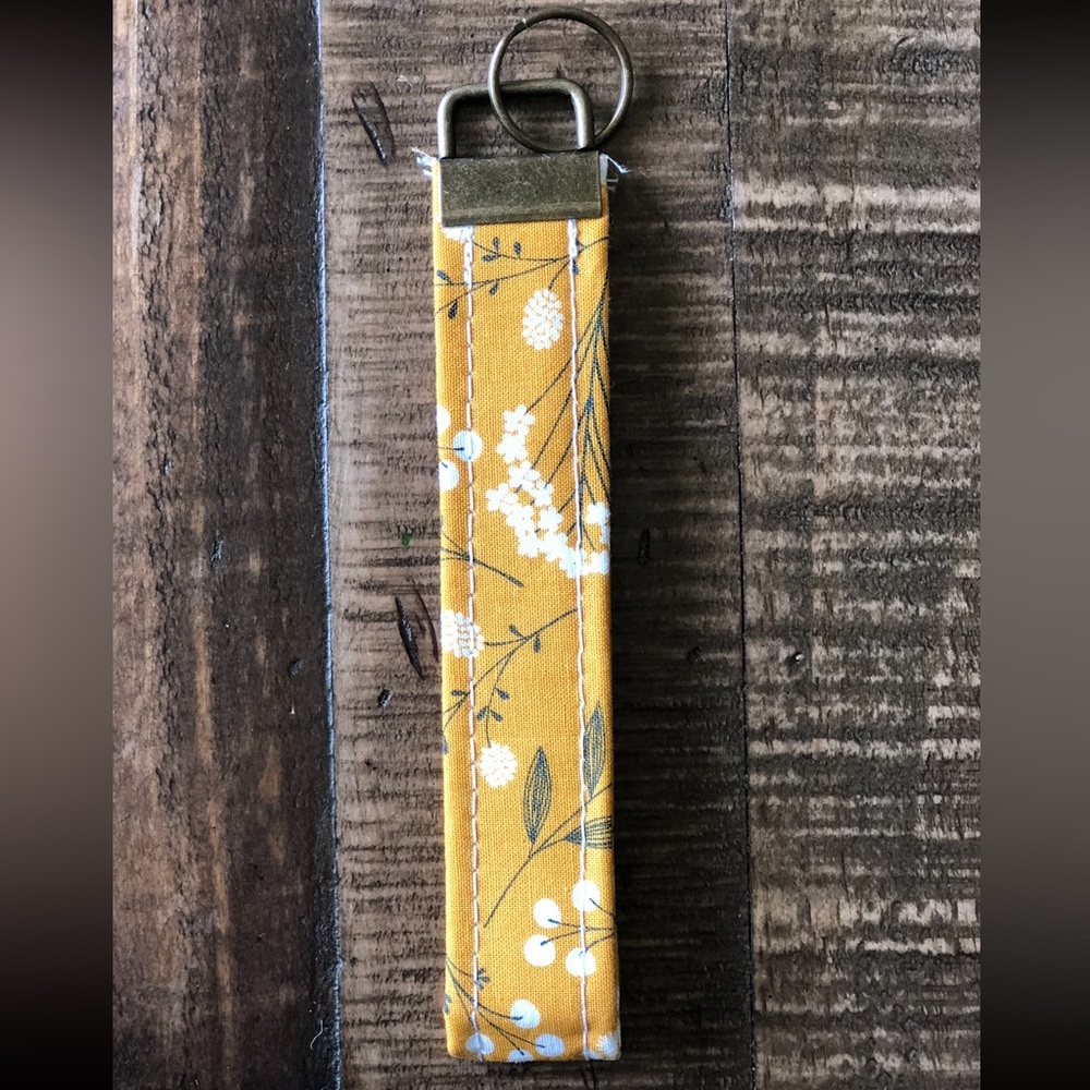 Wristlet keychains - Picture 4 of 15